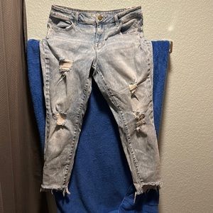 size 12 short, high rise jeans, light wash color. worn once